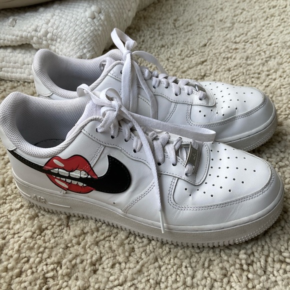 Nike Air Force 1, Size US 8 Custom lips bite swoosh! So cute Excellent condition - Picture 2 of 8